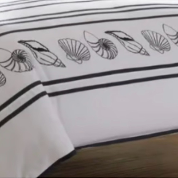 CROSCILL Montego Bay King Duvet Cover New - Picture 2 of 3